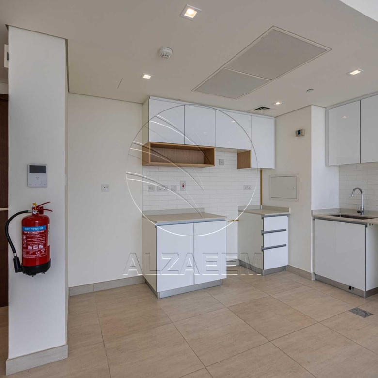 HOT DEAL! Vacant | High Level | Sea View