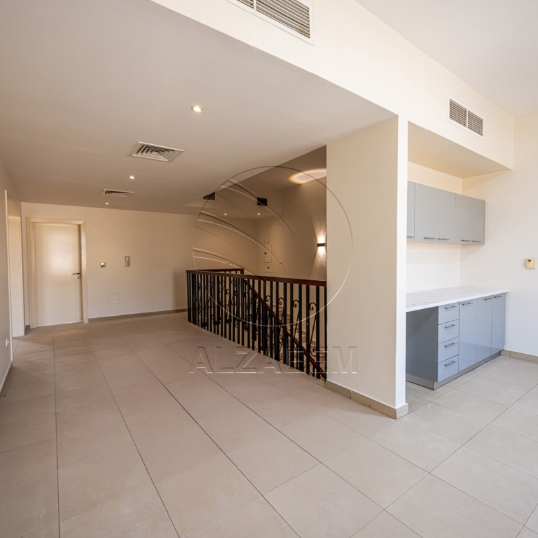√ Single Row | Upgraded | Move-in Ready √