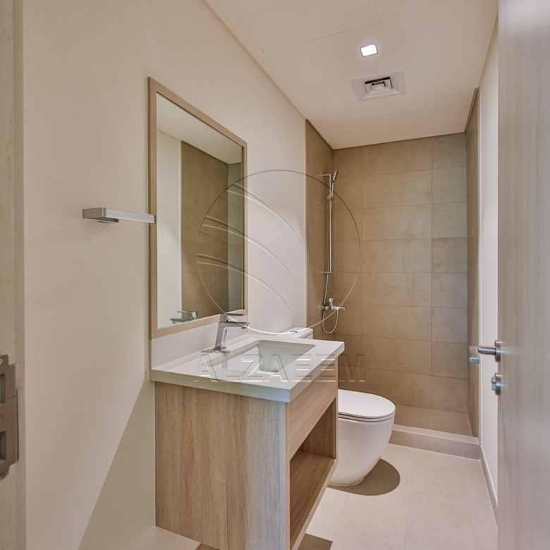 √Owner Occupied! 3BR TH| Double Row Mid Unit√