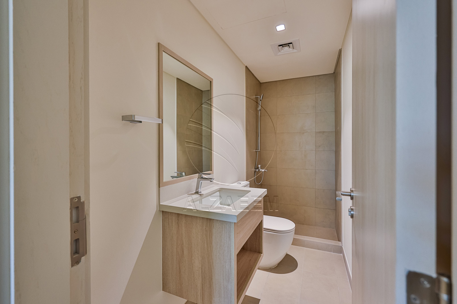 √Owner Occupied! 3BR TH| Double Row Mid Unit√