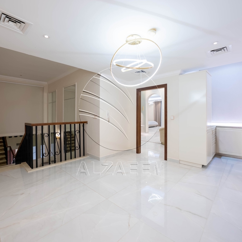 Single Row | Upgraded 5BR Villa | Pool and Garden