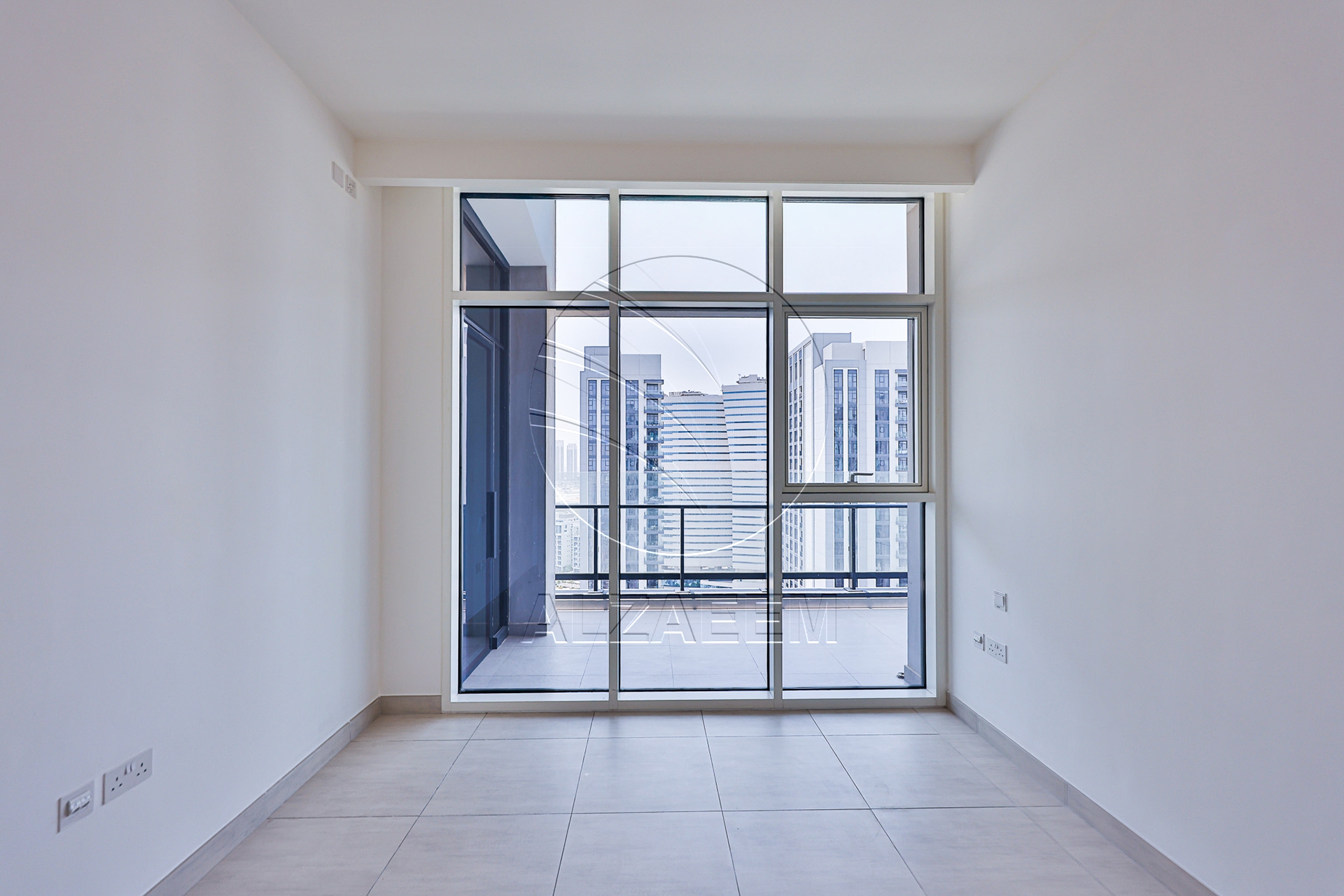 Vacant CORNER 3BR+Maid | Sea View | Higher Level