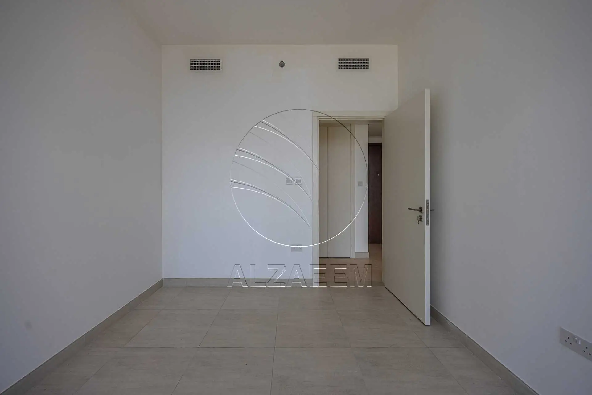 HOT DEAL! Vacant | High Level | Sea View
