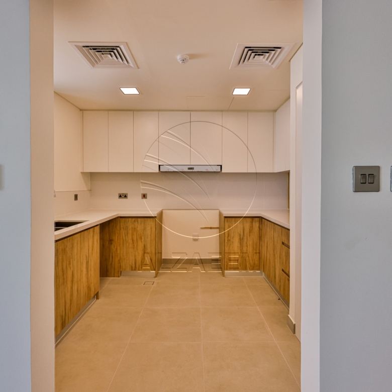 √Owner Occupied! 3BR TH| Double Row Mid Unit√