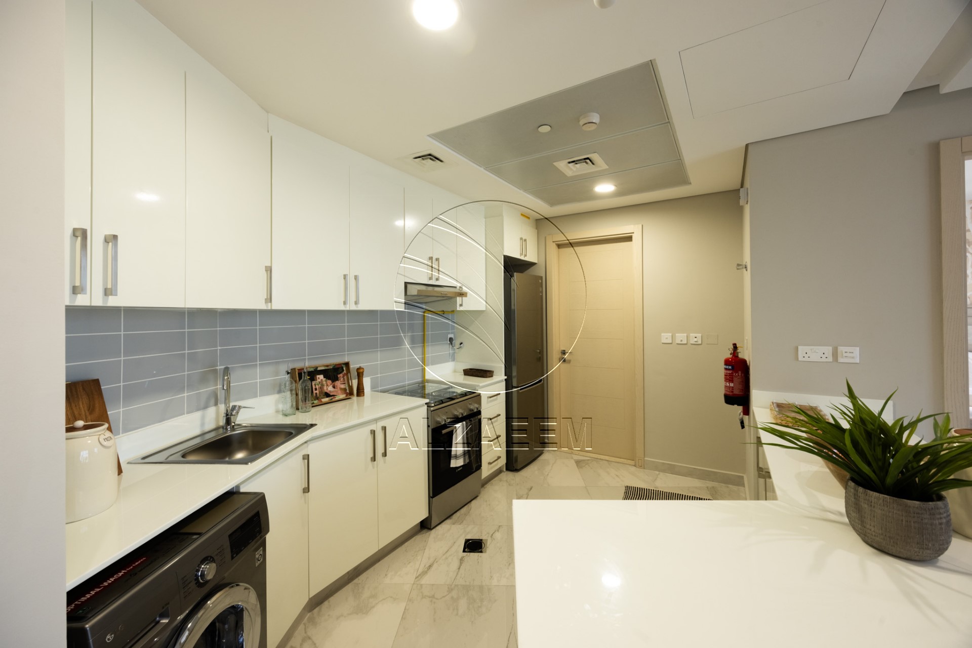 √NO COMMISSION | 1BR + Storage | Ready to Move√