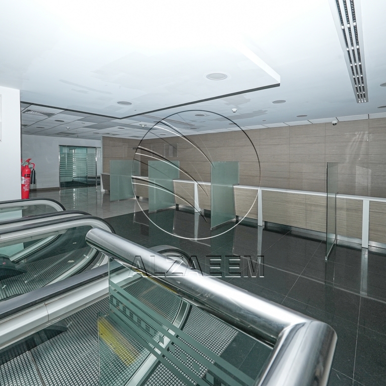 √Prime Showroom+Basement + 2 Mezzanine Levels √