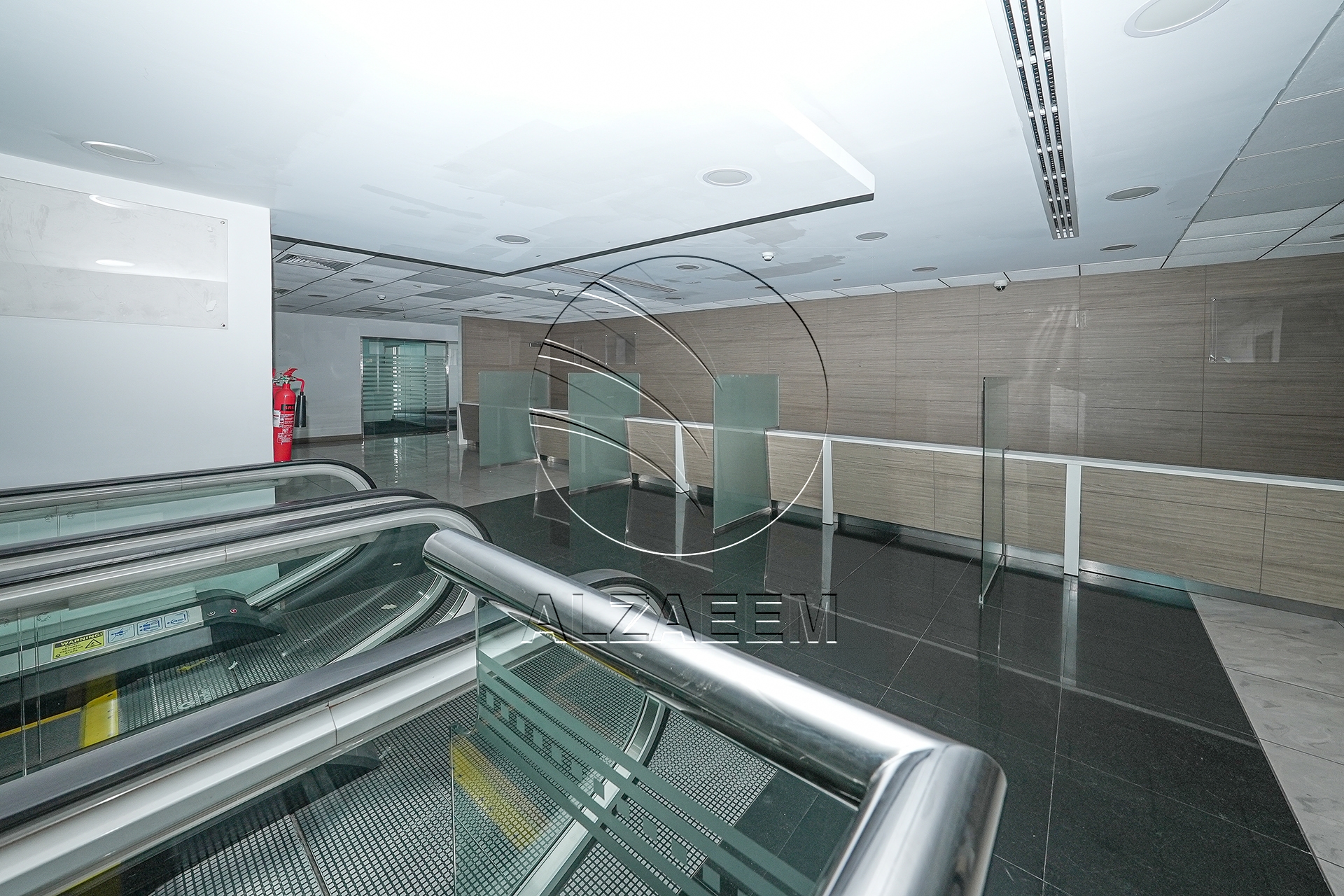 √Prime Showroom+Basement + 2 Mezzanine Levels √