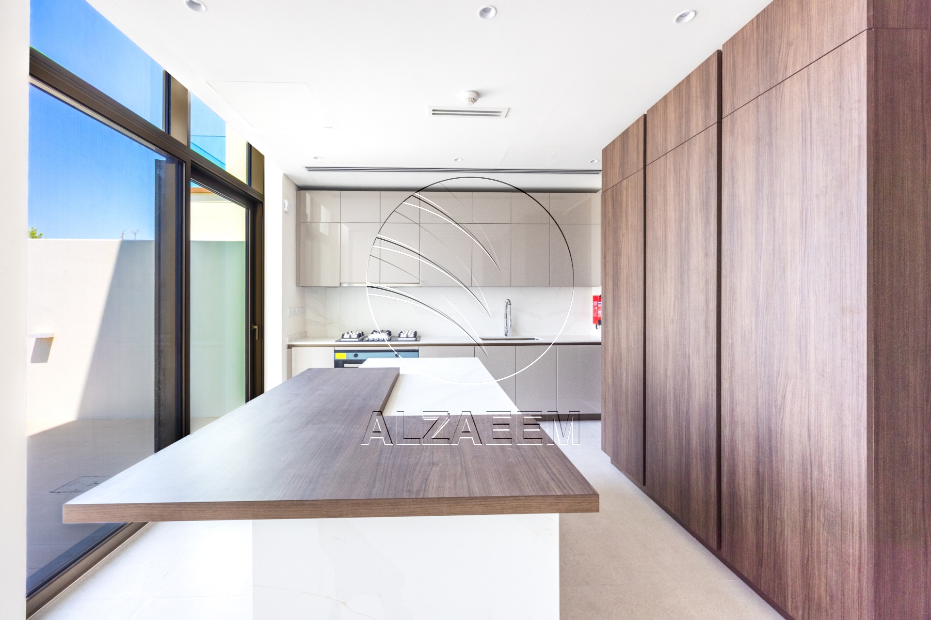 √ UPGRADED with Maid’s Room | Landscaped Garden√