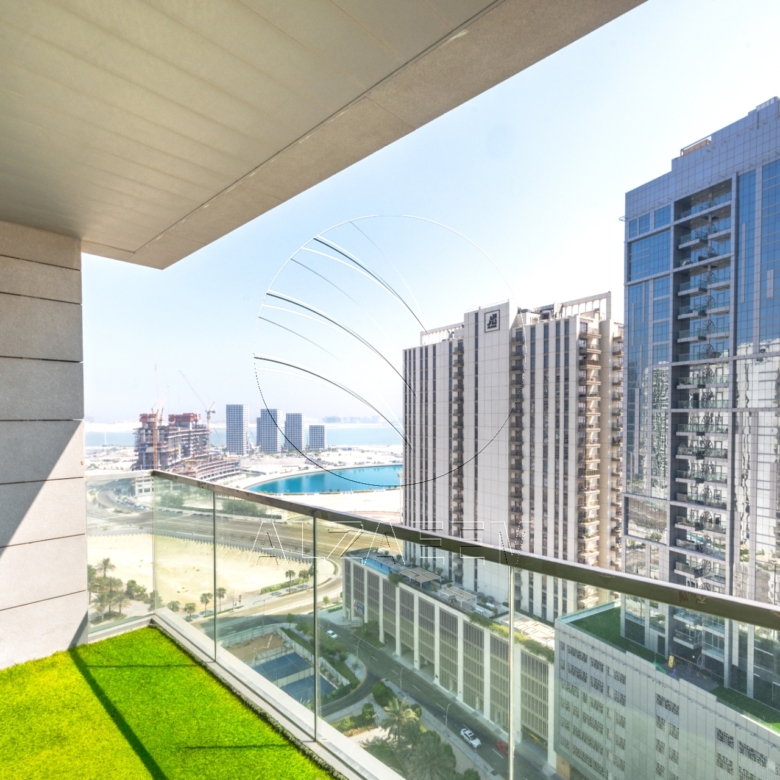 √ VACANT! Stunning Sea View | Higher Level √