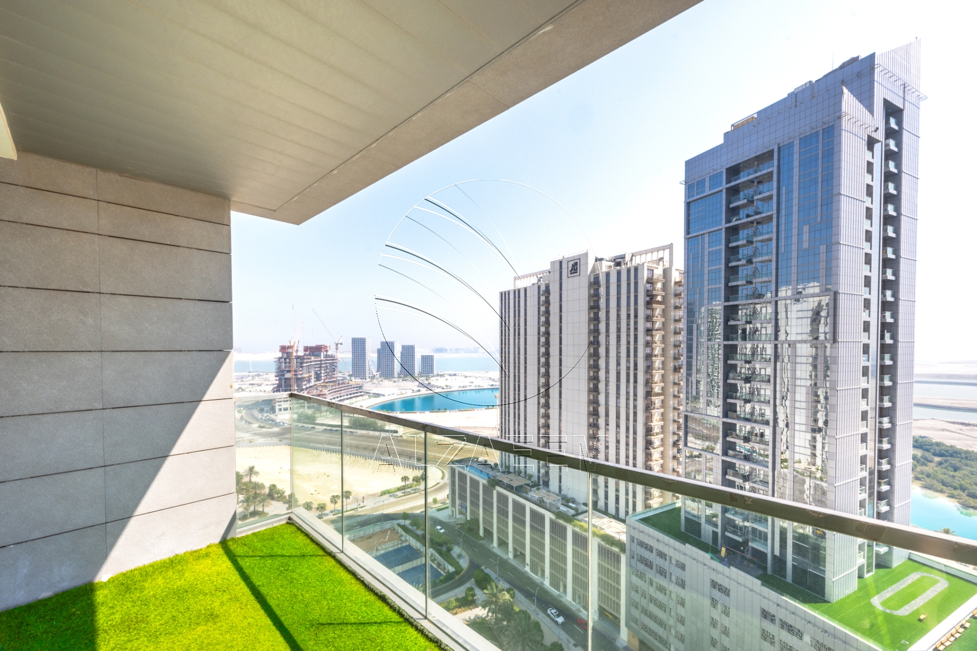 √ VACANT! Stunning Sea View | Higher Level √