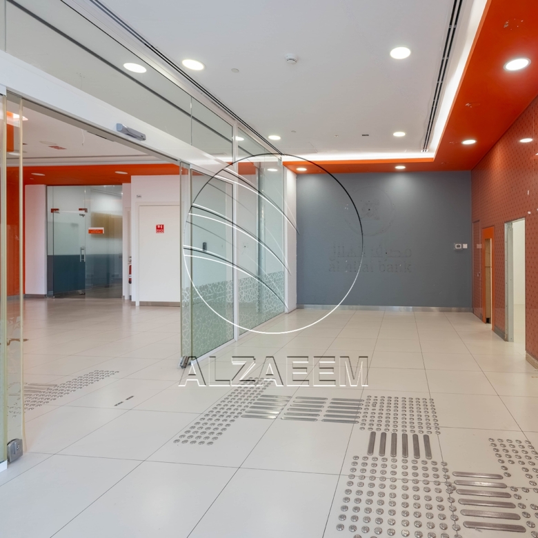 √ Fitted – Spacious Showroom| Ideal Business Location √