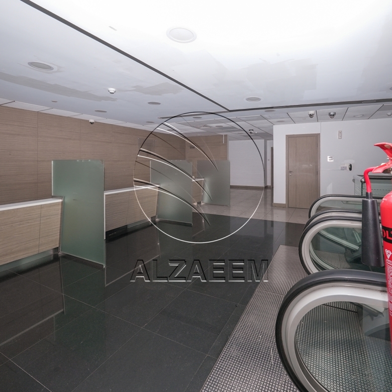 √Prime Showroom+Basement + 2 Mezzanine Levels √