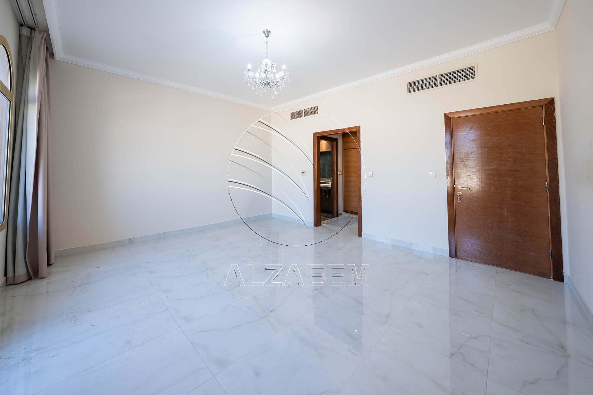 Single Row | Upgraded 5BR Villa | Pool and Garden