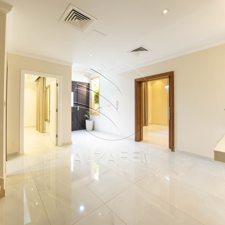 Single Row | Upgraded 5BR Villa | Pool and Garden