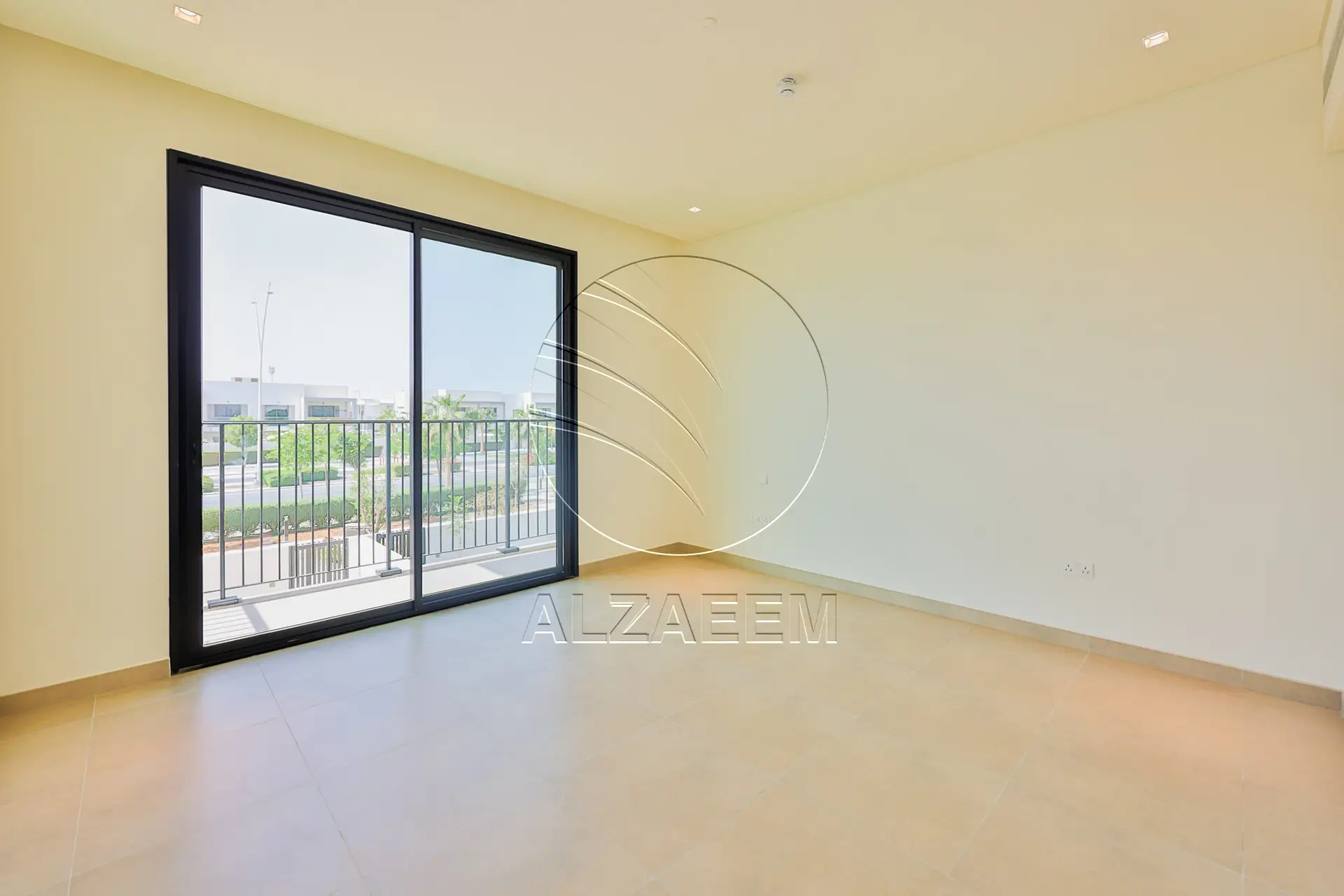 √ HOT! Single Row TH Near Community Center √