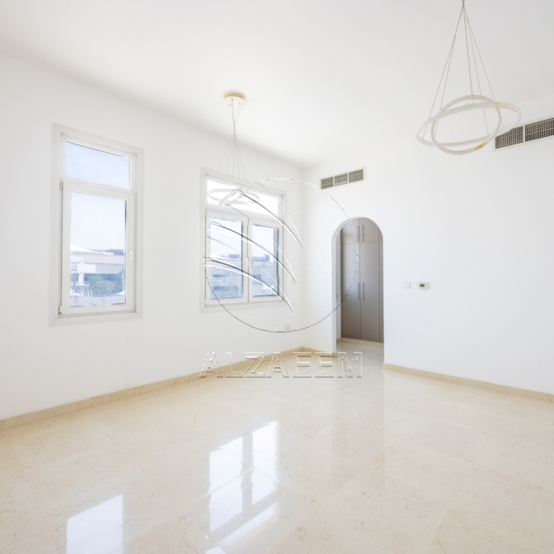 √9BR Multiple Approved Uses | Residential Allowed√