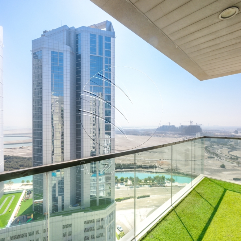 √ VACANT! Stunning Sea View | Higher Level √