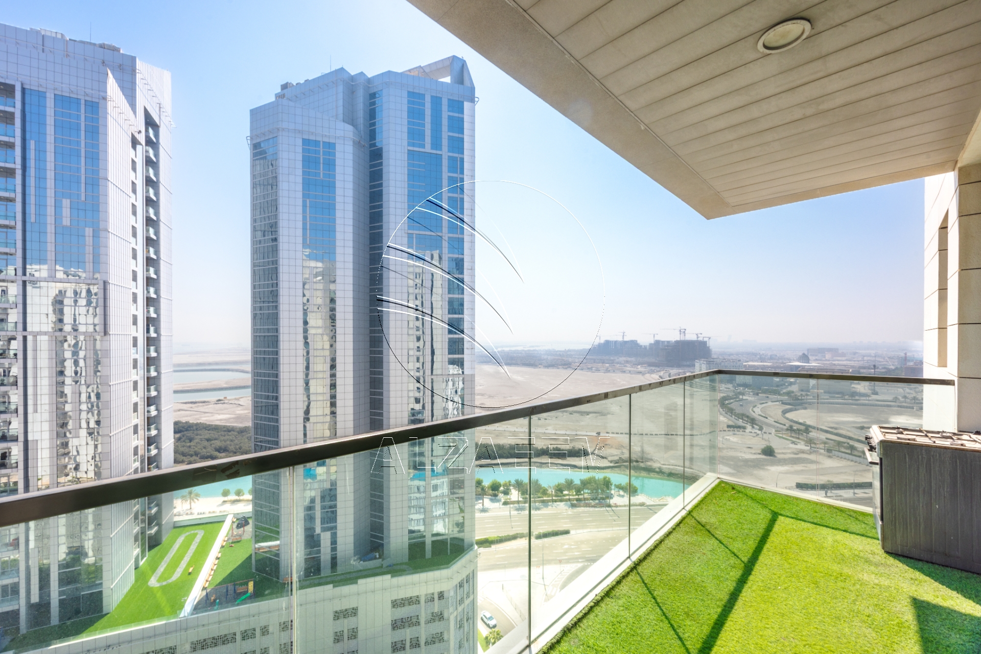 √ VACANT! Stunning Sea View | Higher Level √