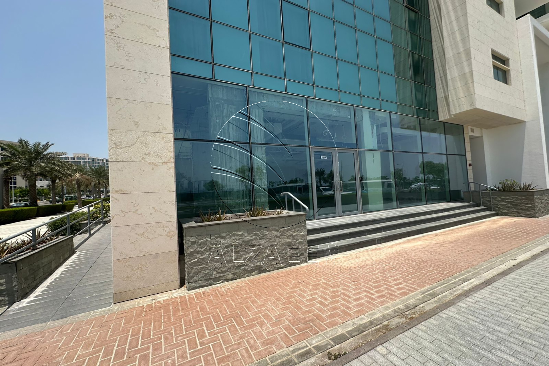 RETAIL SHOP| Big Size 212.55 SQM| Vacant
