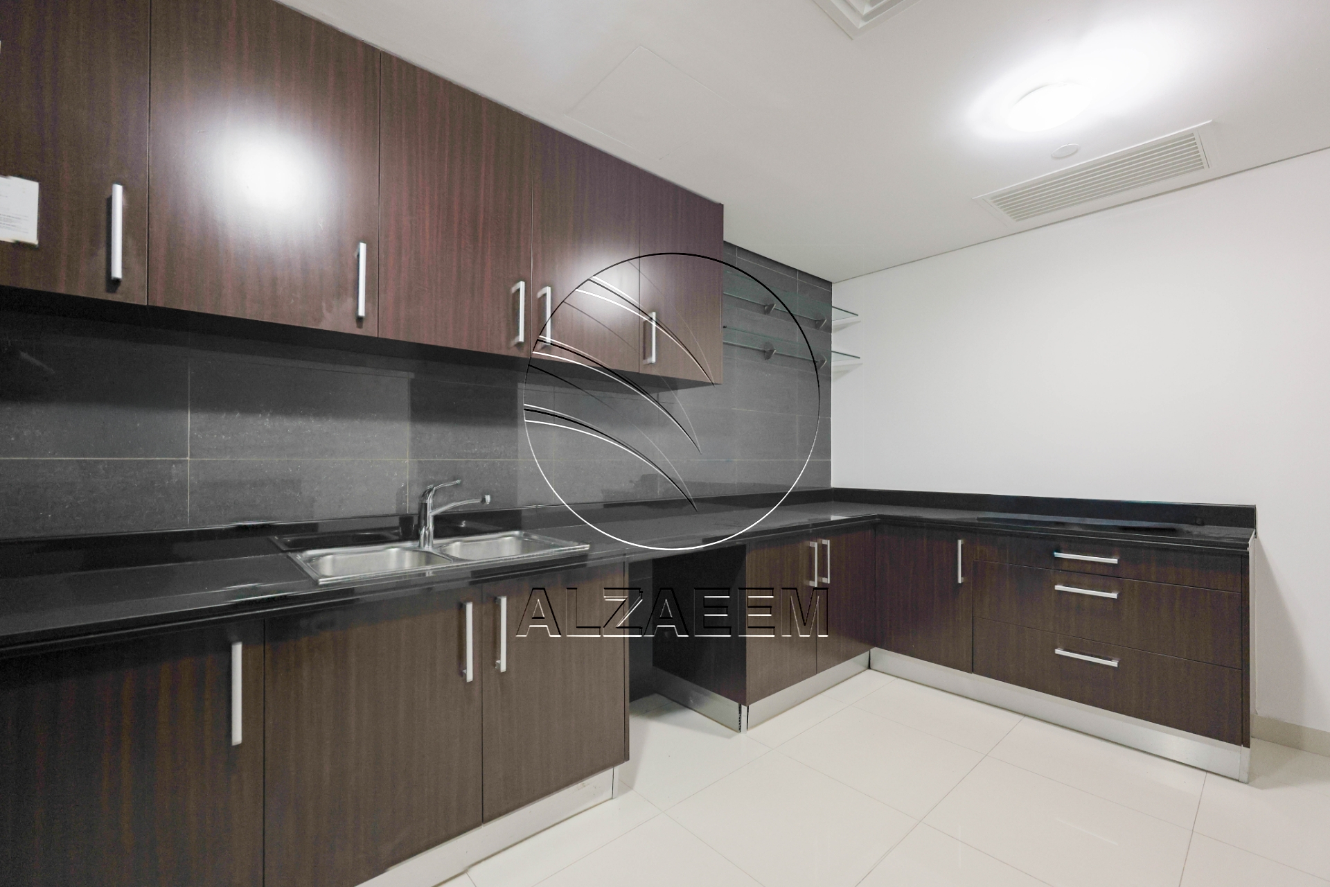 √HOT DEAL! 2BR Mid- Level| VACANT | SEA View√