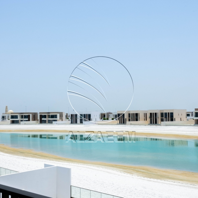 √ VACANT Waterfront Villa with Private Beach √