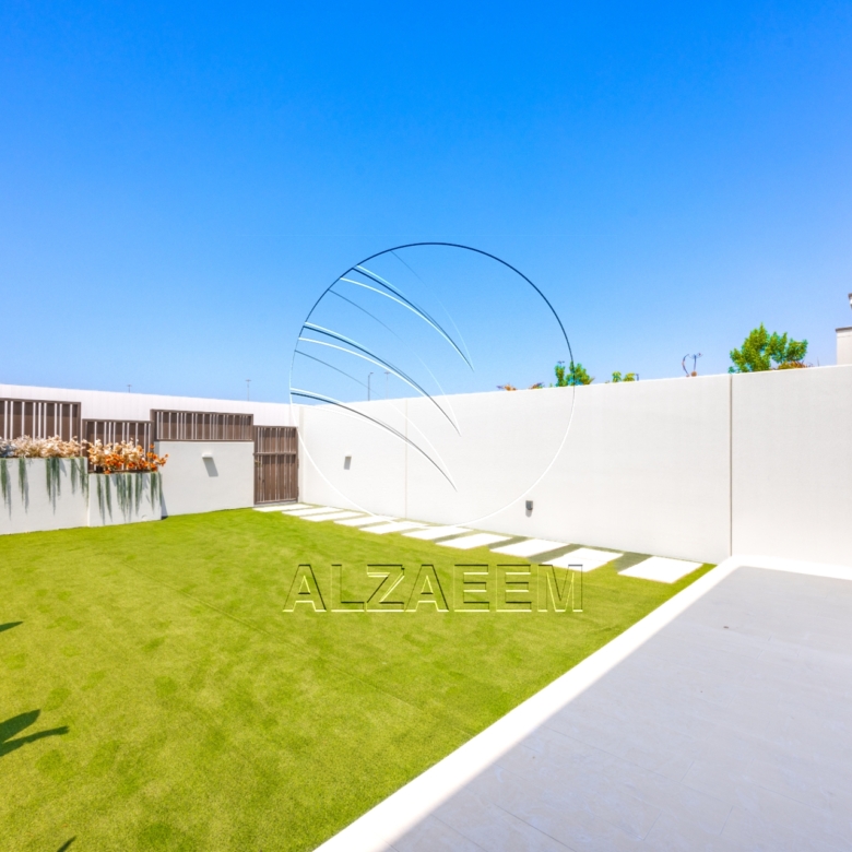 √ UPGRADED with Maid’s Room | Landscaped Garden√