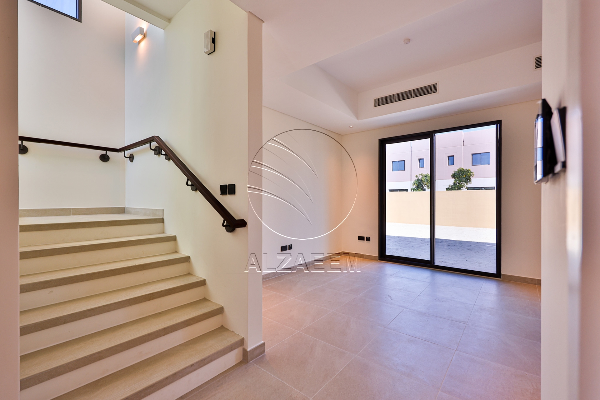 √Single Row End Villa | Steps away from the Park√