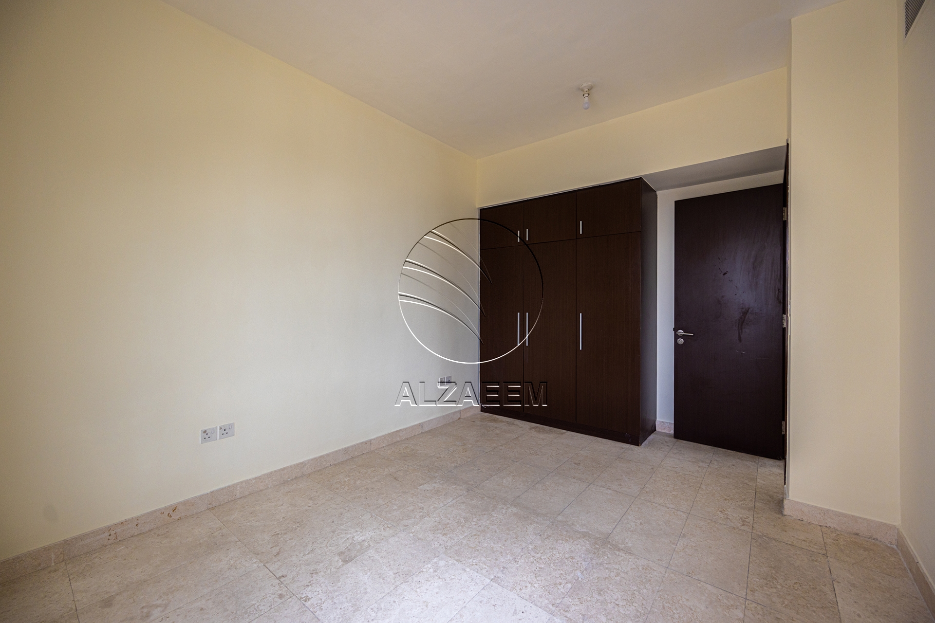 Hot Deal! VACANT| Mid Level | City Views