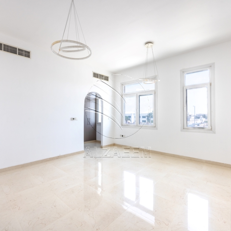√9BR Multiple Approved Uses | Residential Allowed√
