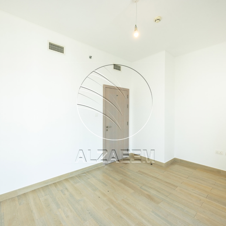√Full Canal View | Waterfront Living | Top Floor√