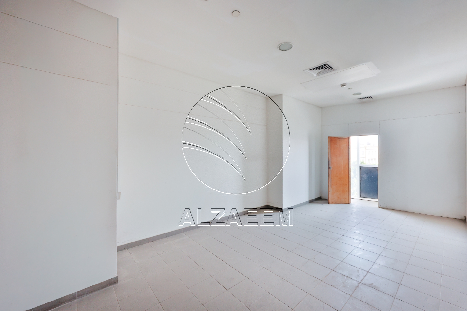 Prime Retail Location | FITTED | High Visibility