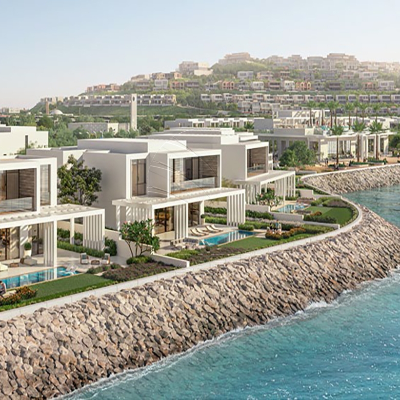√Luxury 4BR Villa | Prime Location | BIG Plot √