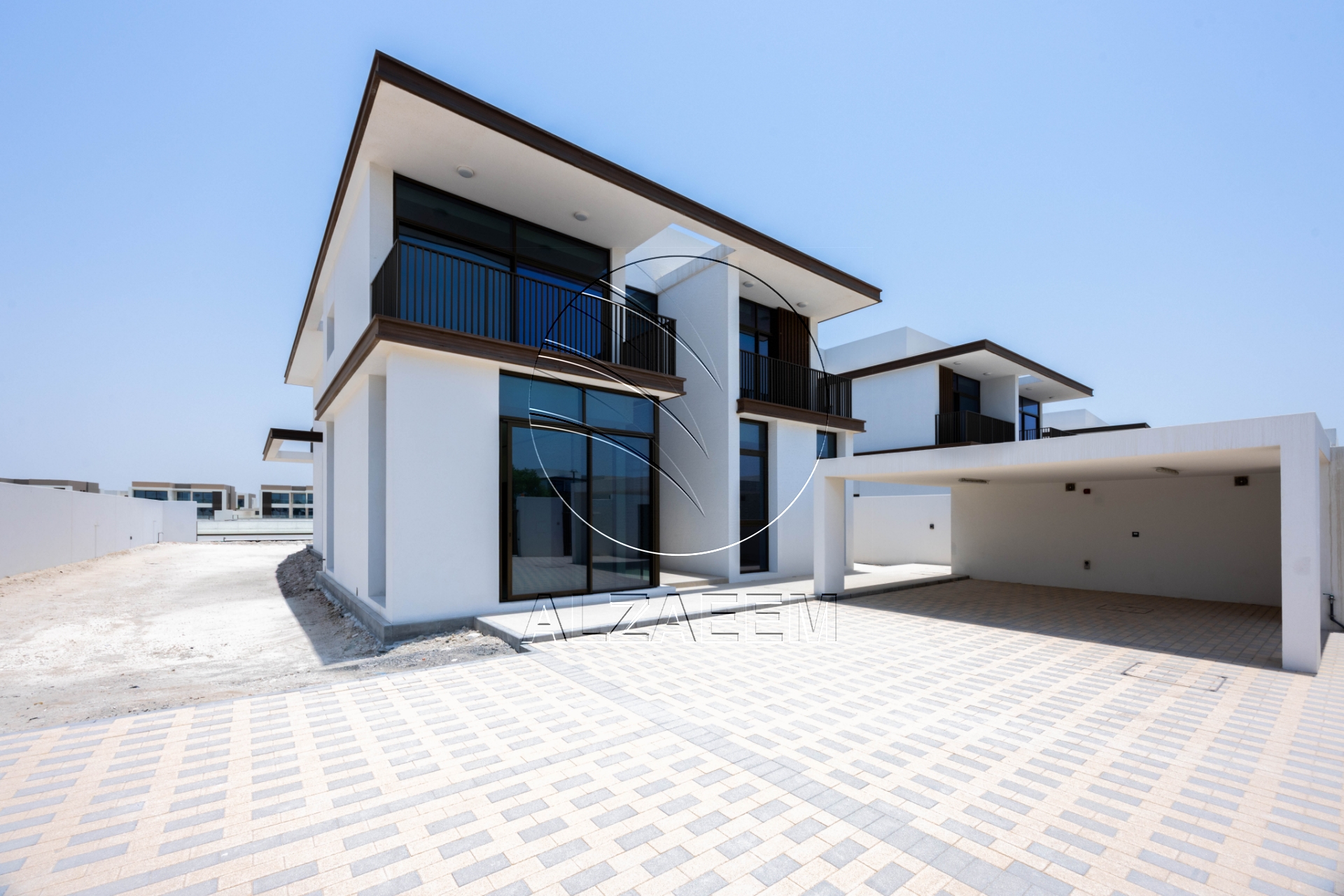 √ VACANT Waterfront Villa with Private Beach √