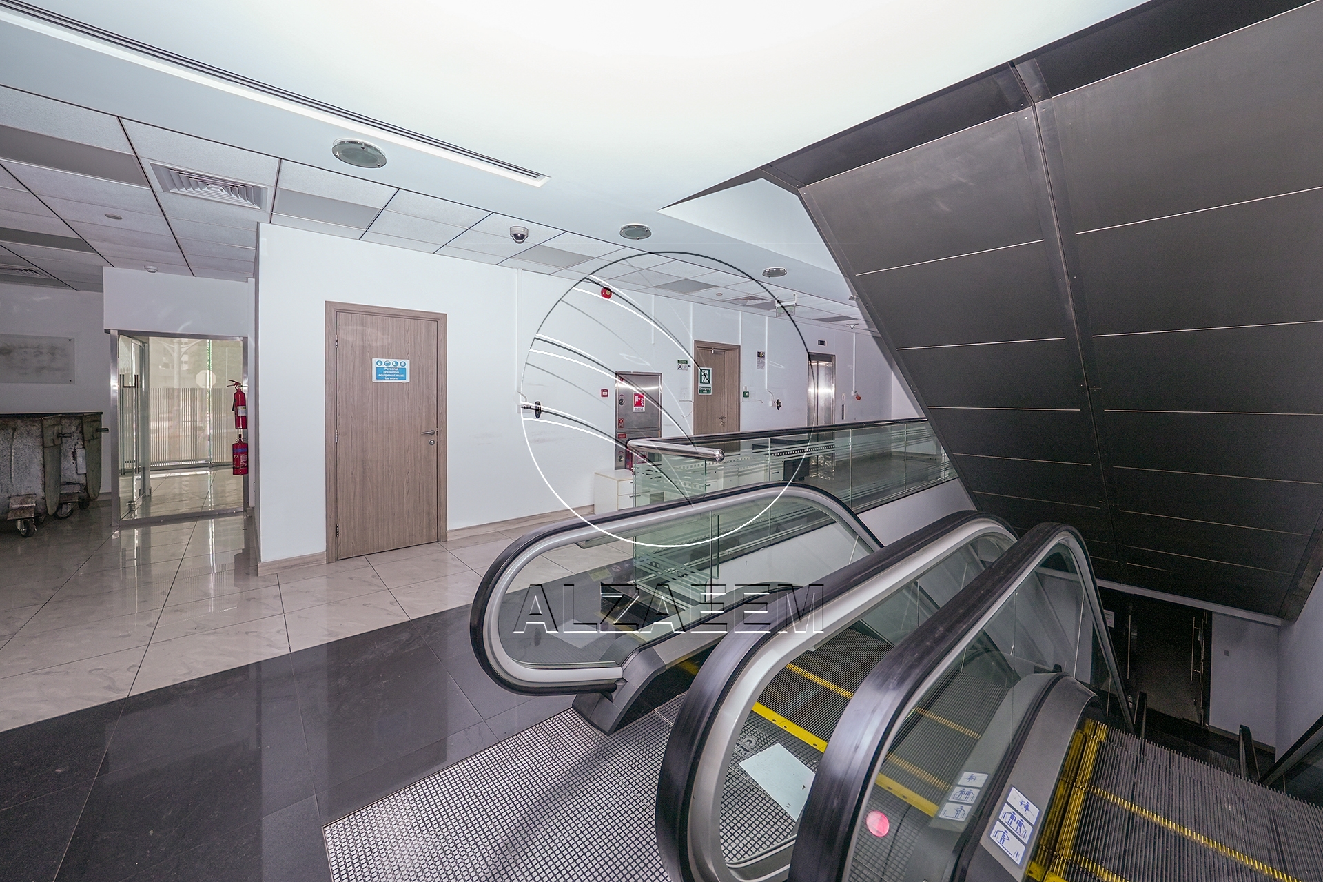 √Prime Showroom+Basement + 2 Mezzanine Levels √