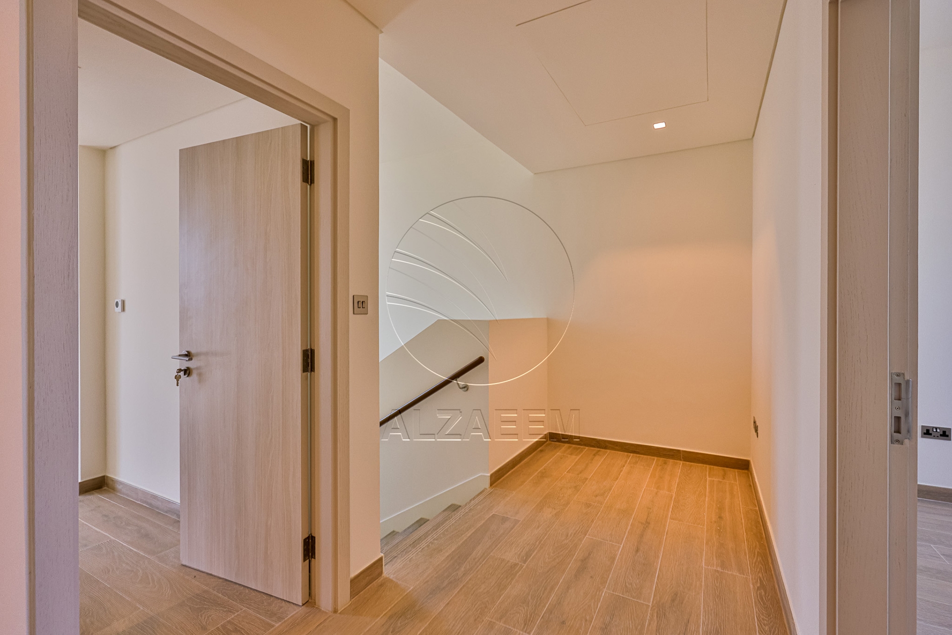 √Owner Occupied! 3BR TH| Double Row Mid Unit√