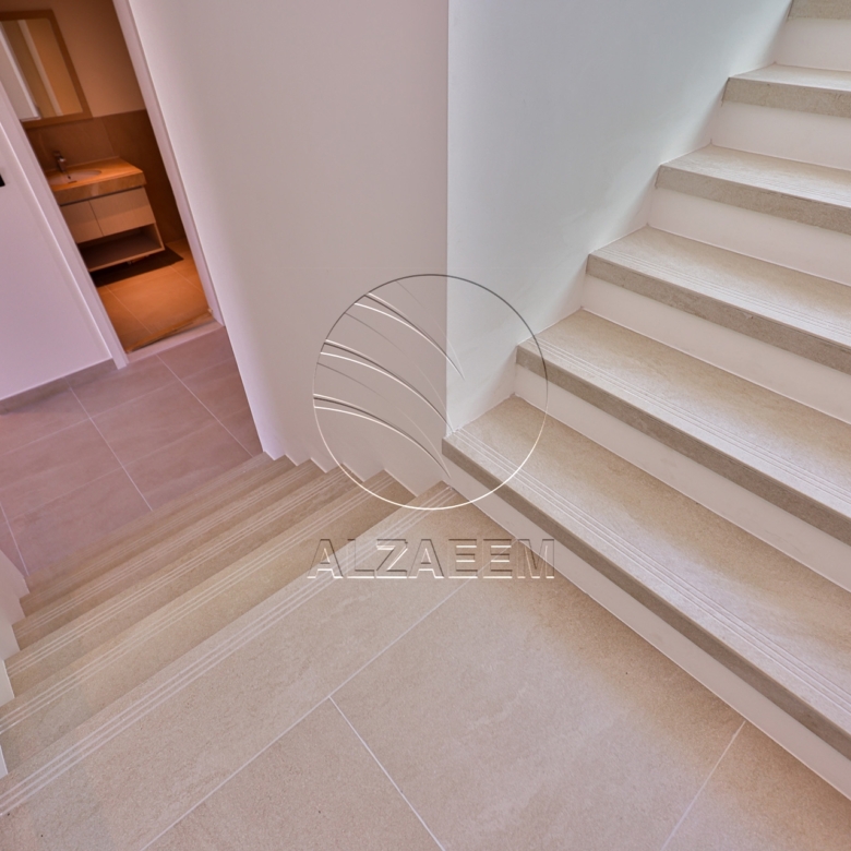 √Single Row End Villa | Steps away from the Park√