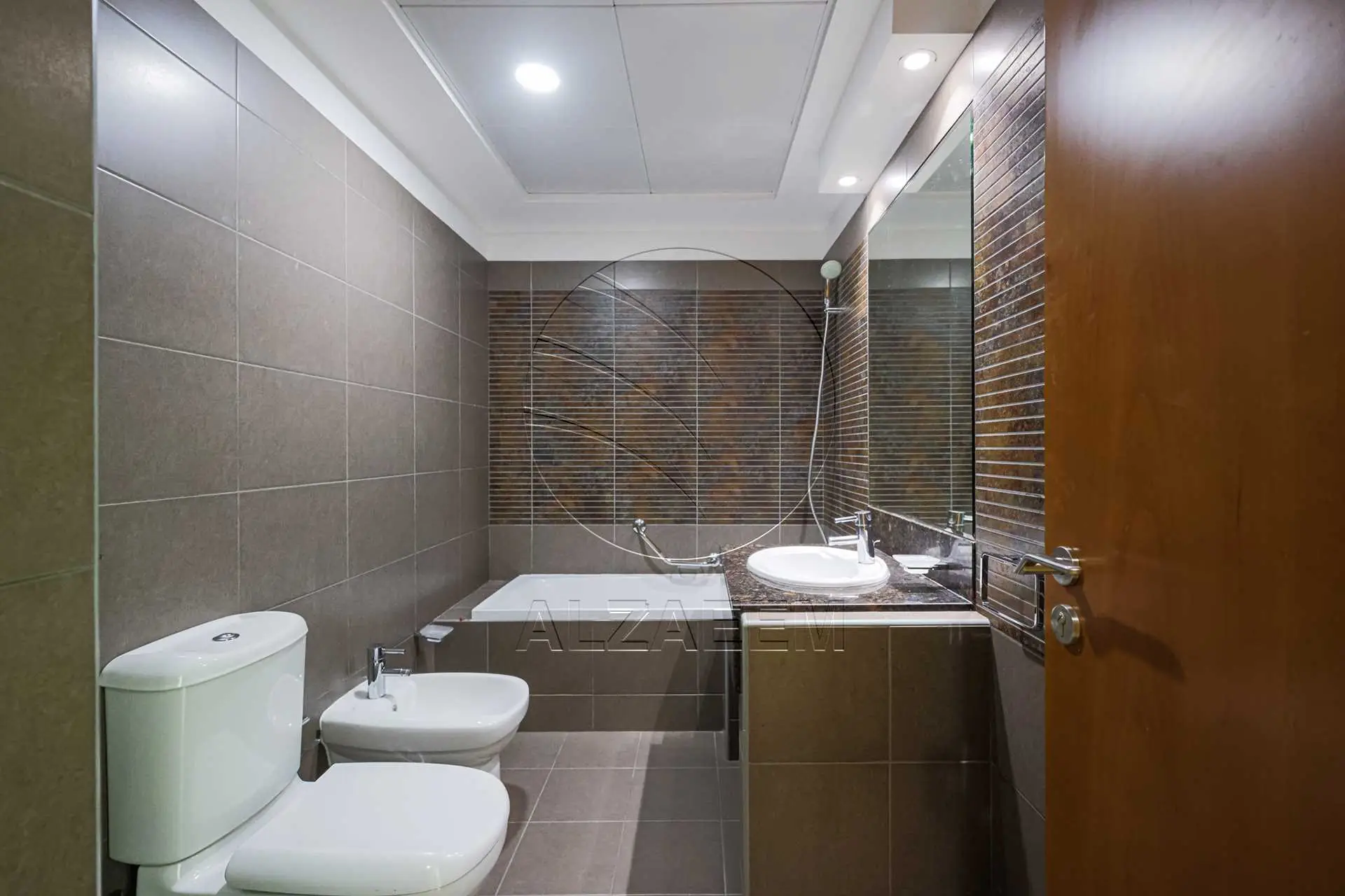 √Stunning Sea Views | Prime Location |VACANT! √