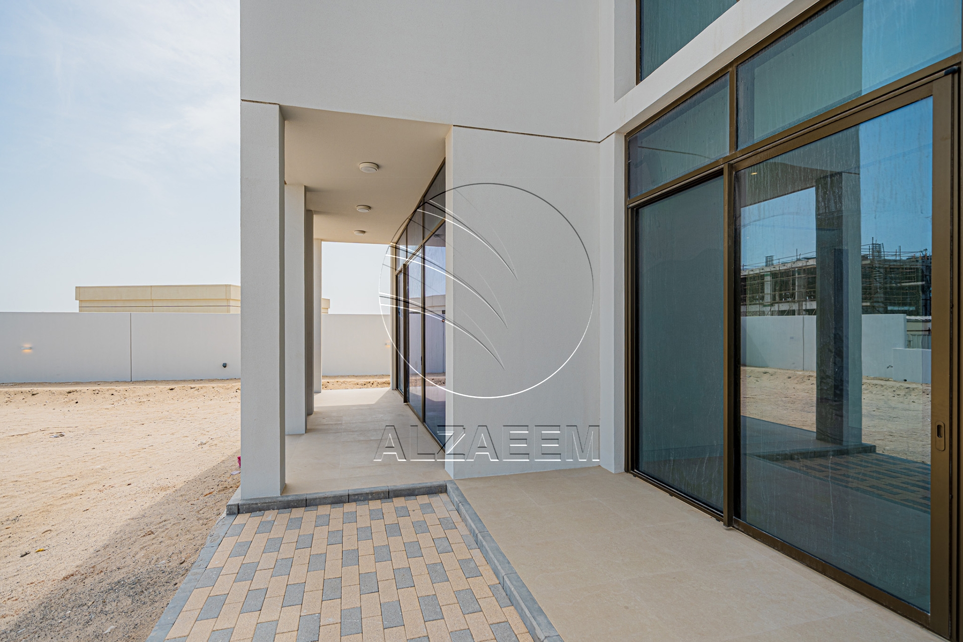 VACANT 5V Select | Single Row Corner Near the Sea