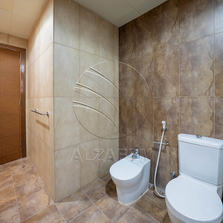 Single Row | Upgraded 5BR Villa | Pool and Garden