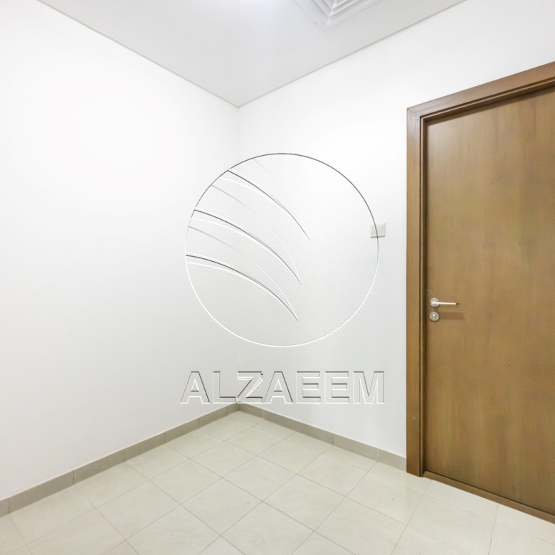 √ Single Row | VACANT| Prime Location √