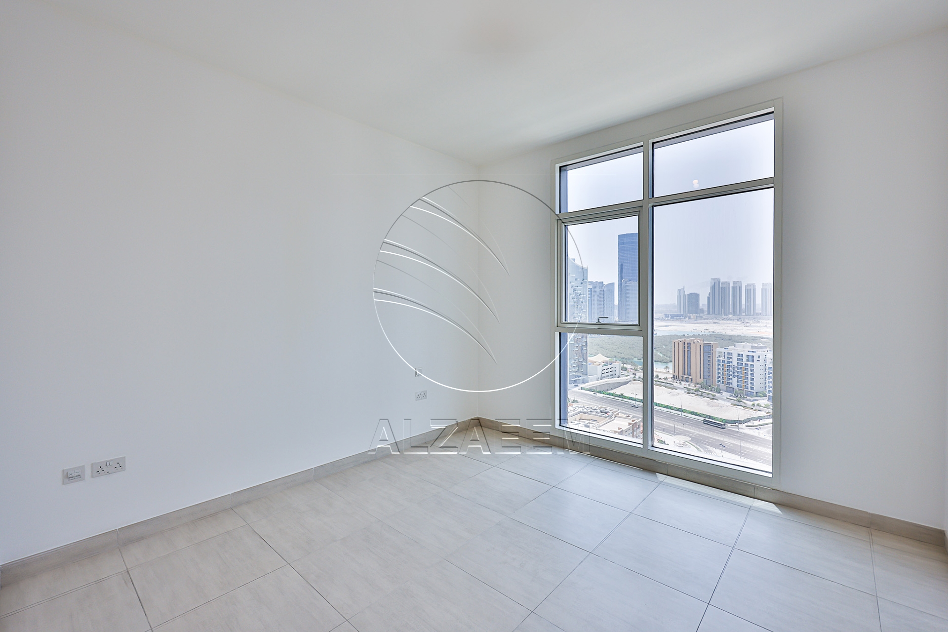 Vacant CORNER 3BR+Maid | Sea View | Higher Level