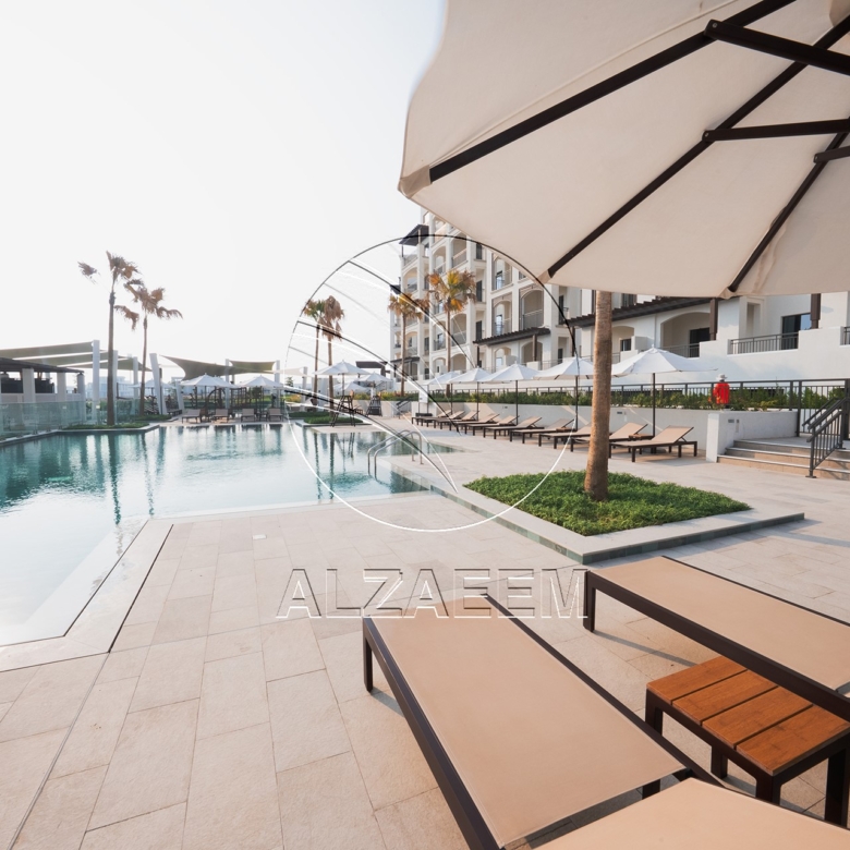 √ RARE 2BR+M Duplex | Direct Golf Course View √