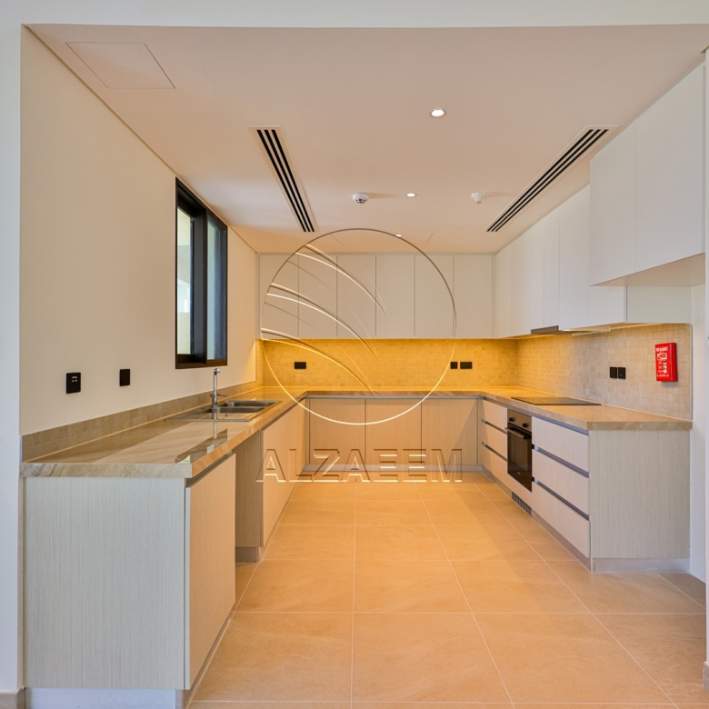 √Single Row End Villa | Steps away from the Park√