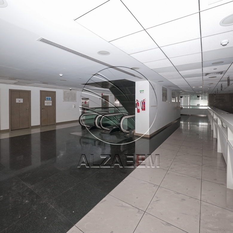 √Prime Showroom+Basement + 2 Mezzanine Levels √