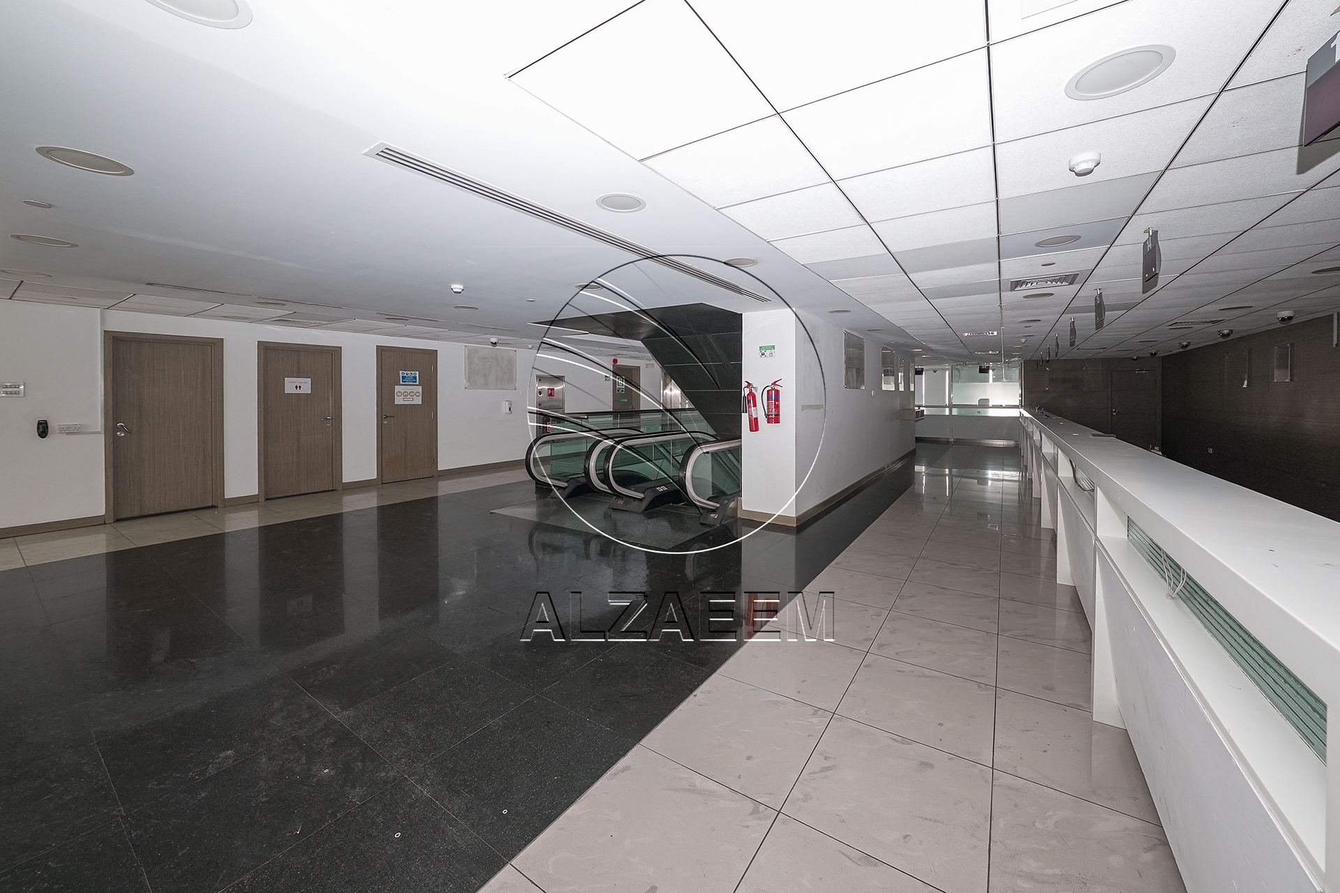 √Prime Showroom+Basement + 2 Mezzanine Levels √