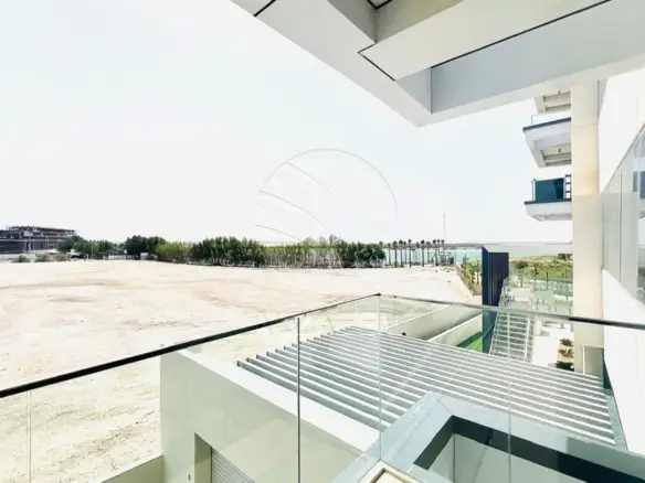 PRICE DROPPED! 2+Maid! Vacant | Open Views