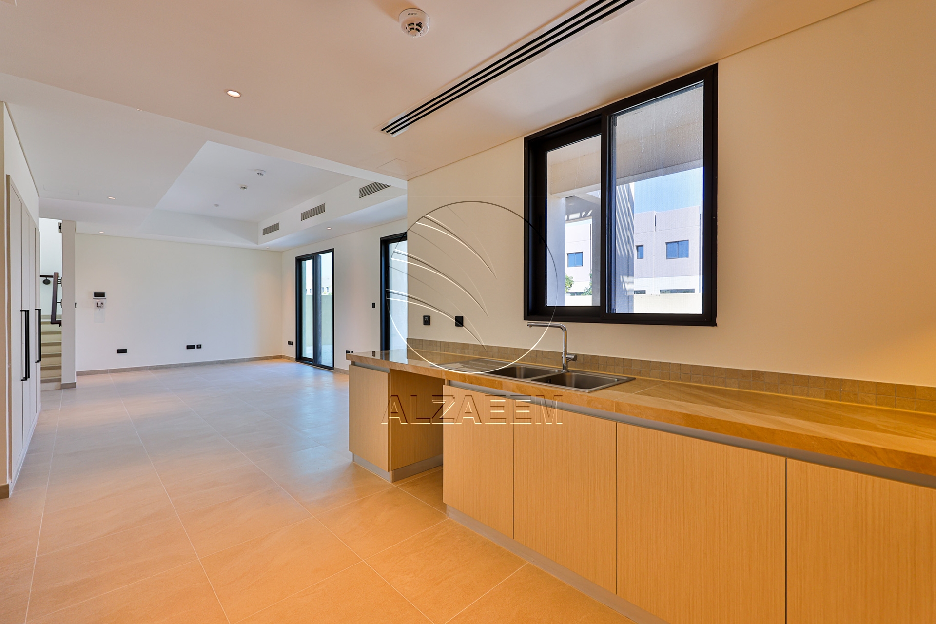 √Single Row End Villa | Steps away from the Park√