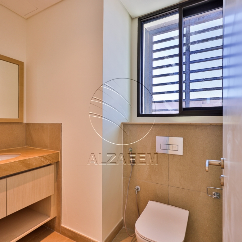 √Single Row End Villa | Steps away from the Park√