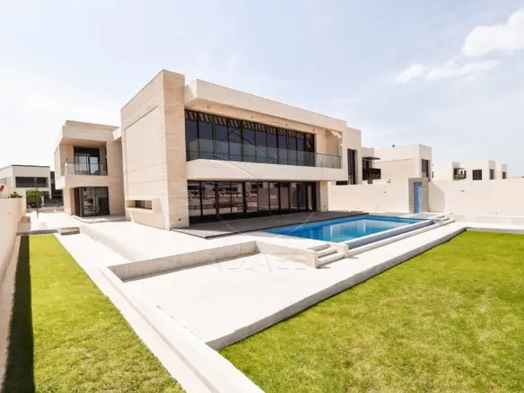 √ Landscaped Area | 6 Masters | Modern Finishing √