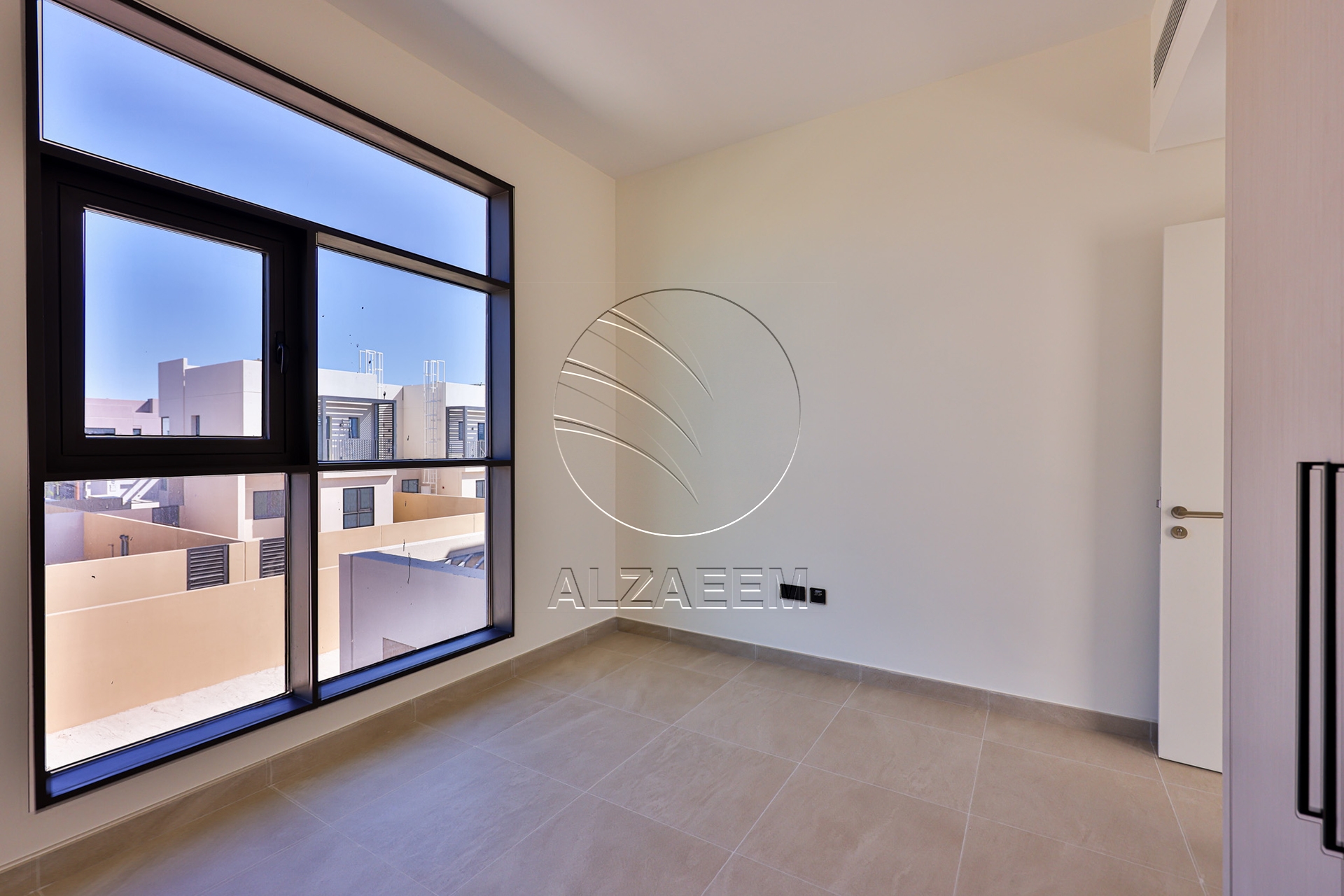 √Single Row End Villa | Steps away from the Park√